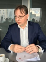 Martin Novák: Výplata 100 % zisku ČEZ není konzervativní