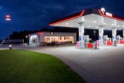 Polsko sloučí majitele Unipetrolu s rafinérií Lotos (+7 %)