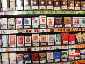 Atraktivita tabákových akcií a co by mělo být napsáno na krabičkách cigaret