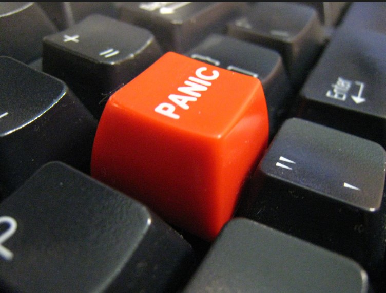 Na italských dluhopisech propuká panika, euro padá. Co na to ECB?