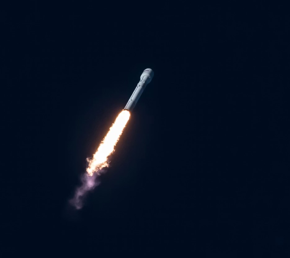 Pád ropy poslal akcie i dluhopisy vzhůru. Čeká se na start SpaceX