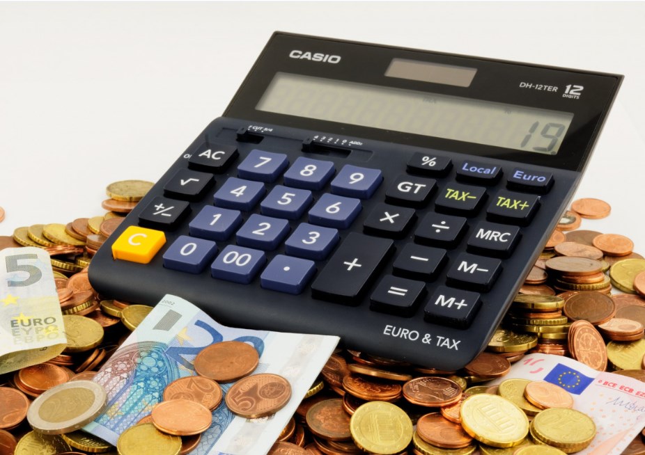 Obnovit důvěru trhu v euro nebude po jeho propadu pod paritu s dolarem snadné