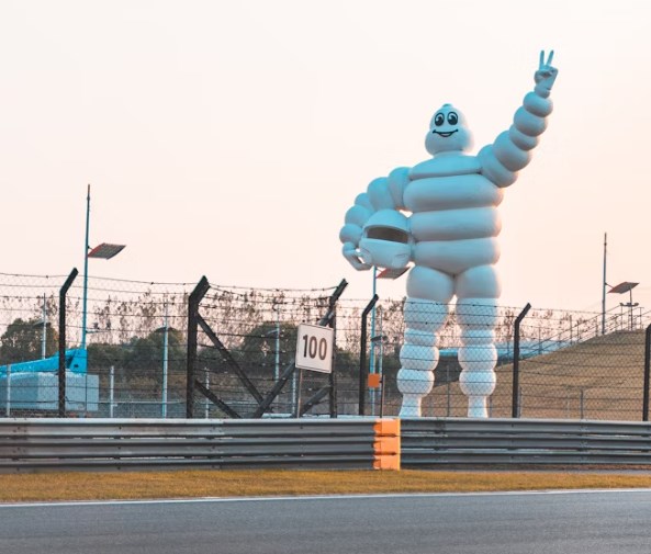 Prodeje Michelin v Severní Americe ztrácí trakci. Výhled sjíždí z plánované trasy, akcie odepisují 9 procent