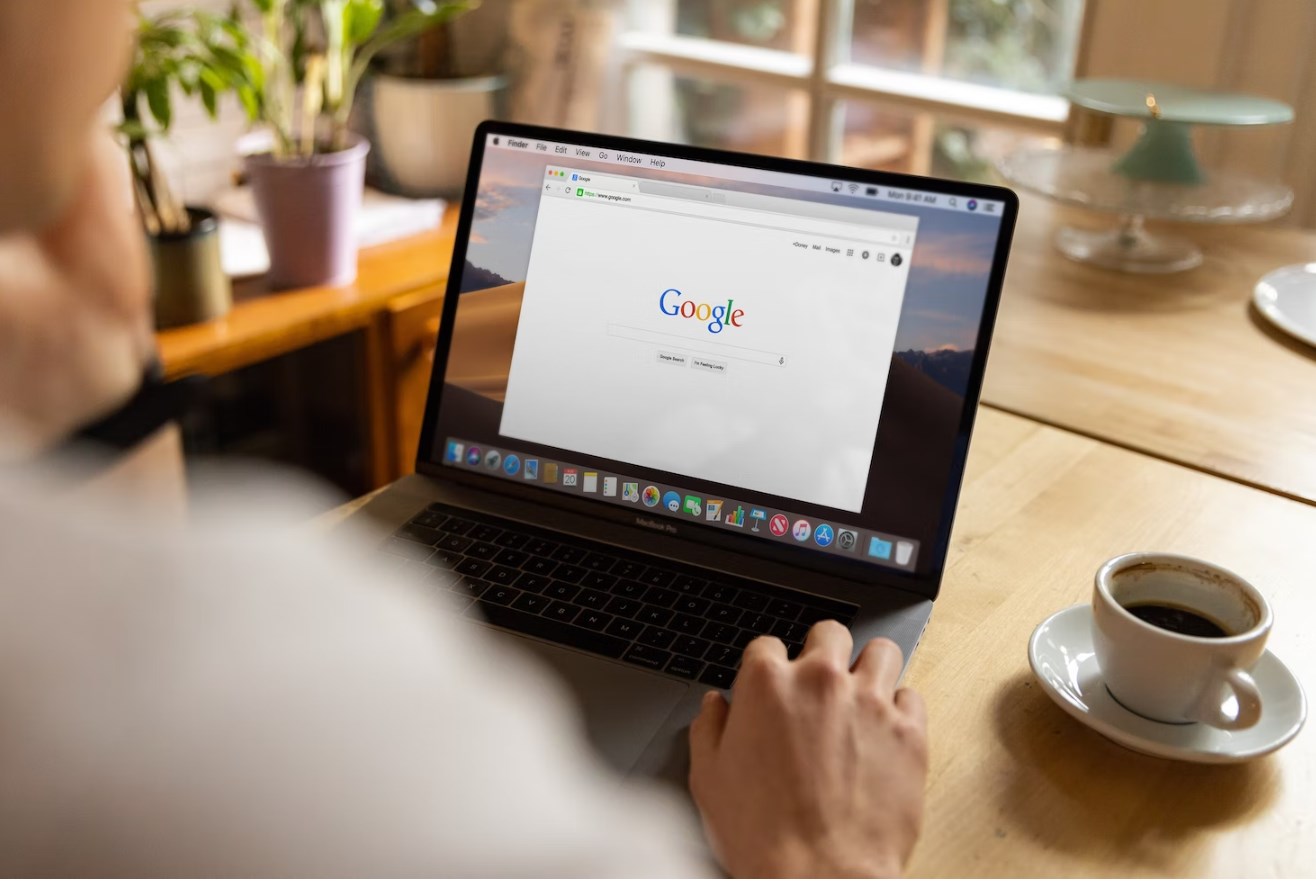 Analytik k výsledkům Alphabet: Výsledky nic moc, ale AI umíme taky