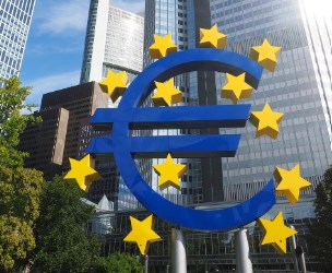 Rozbřesk: ECB zvýšila sazby, ke svých dalším krokům je ale mimořádně opatrná
