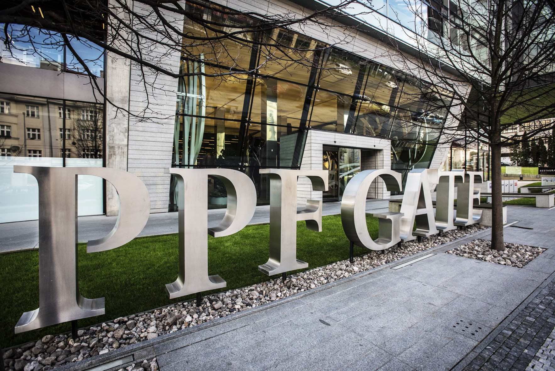 PPF vykázala loni čistý zisk 16,8 miliardy Kč, jde o meziroční pokles o 78%