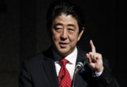 „Japonský Robin Hood“ pokračuje u moci – Abeho šípy tak nadále hledají svůj cíl