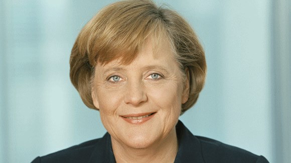 Německo je připraveno více přispět do začátku ESM, řekla Merkelová a pochválila Itálii za reformy