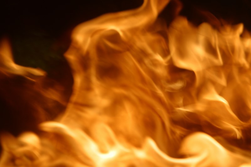 Při řeckých protestech zemřeli tři lidé, demonstranti útočili na banky