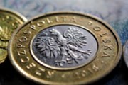 Polská centrální banka překvapivě zvyšuje úrokové sazby. Zlotý nejvýše za tři týdny