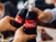 Coca-Cola překonala očekávání a zlepšila výhled. Tahounem jsou nápoje bez cukru i fotbalový šampionát Coca-Cola překonala očekávání a zlepšila výhled. Tahounem jsou nápoje bez cukru i fotbalový šampionát