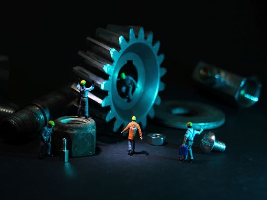 Přísnější utahování Fedu, světový obchod vzroste na nový rekord a turecká lira klesla na nové rekordní minimum