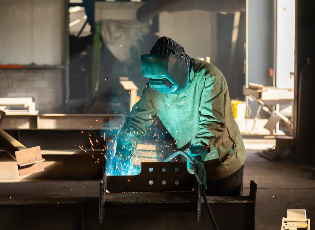 Jan Bureš: Automotive jede, zbytek průmyslu brzdí. Očekáváme zpomalení ekonomiky