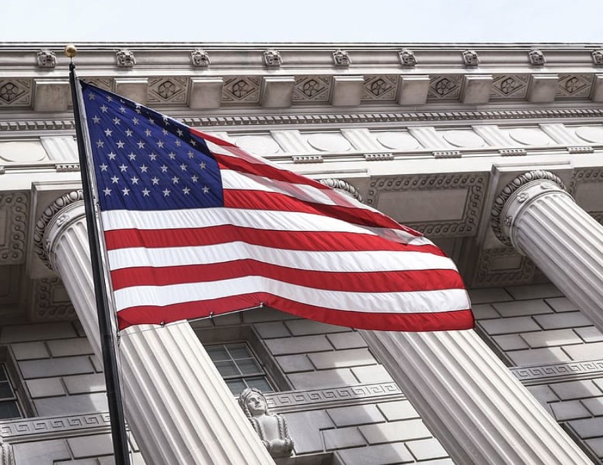 Mírně pozitivní úvod při konsolidaci dluhopisů. Po čínských datech vyjdou americká