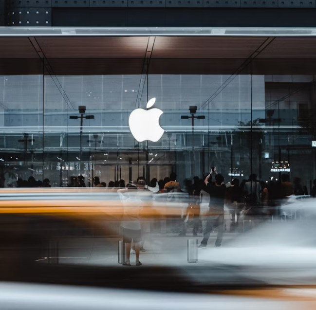 Apple není AI firma. Jeho síla stojí na produktech, ekosystému a disciplíně