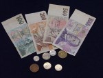 Česká koruna díky zájmu Londýna včera posílila na 31,900 vůči euru