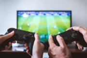 Electronic Arts hravě přeskočil laťku trhu, tržby táhly Apex Legends a FIFA