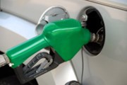IEA: Poptávku po ropě ohrožují elektromobily a čistší paliva