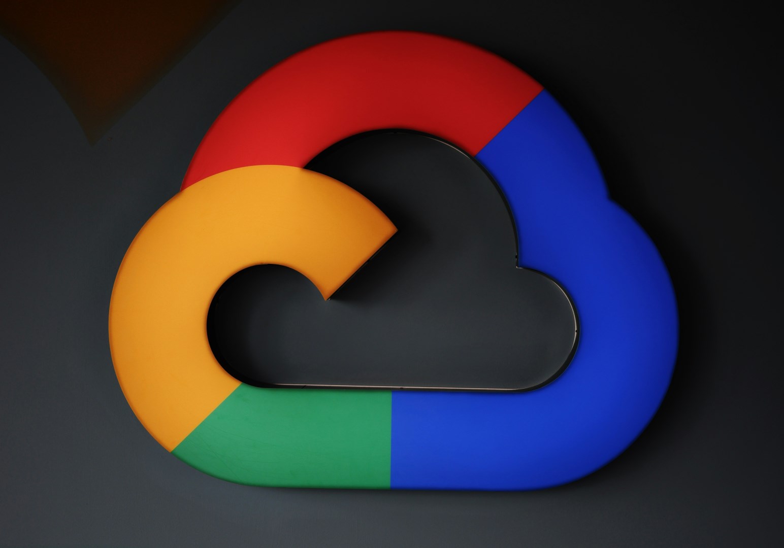 Braňo Soták: Ďábel se skrývá v cloudu. Alphabet ho má, Meta nikoliv