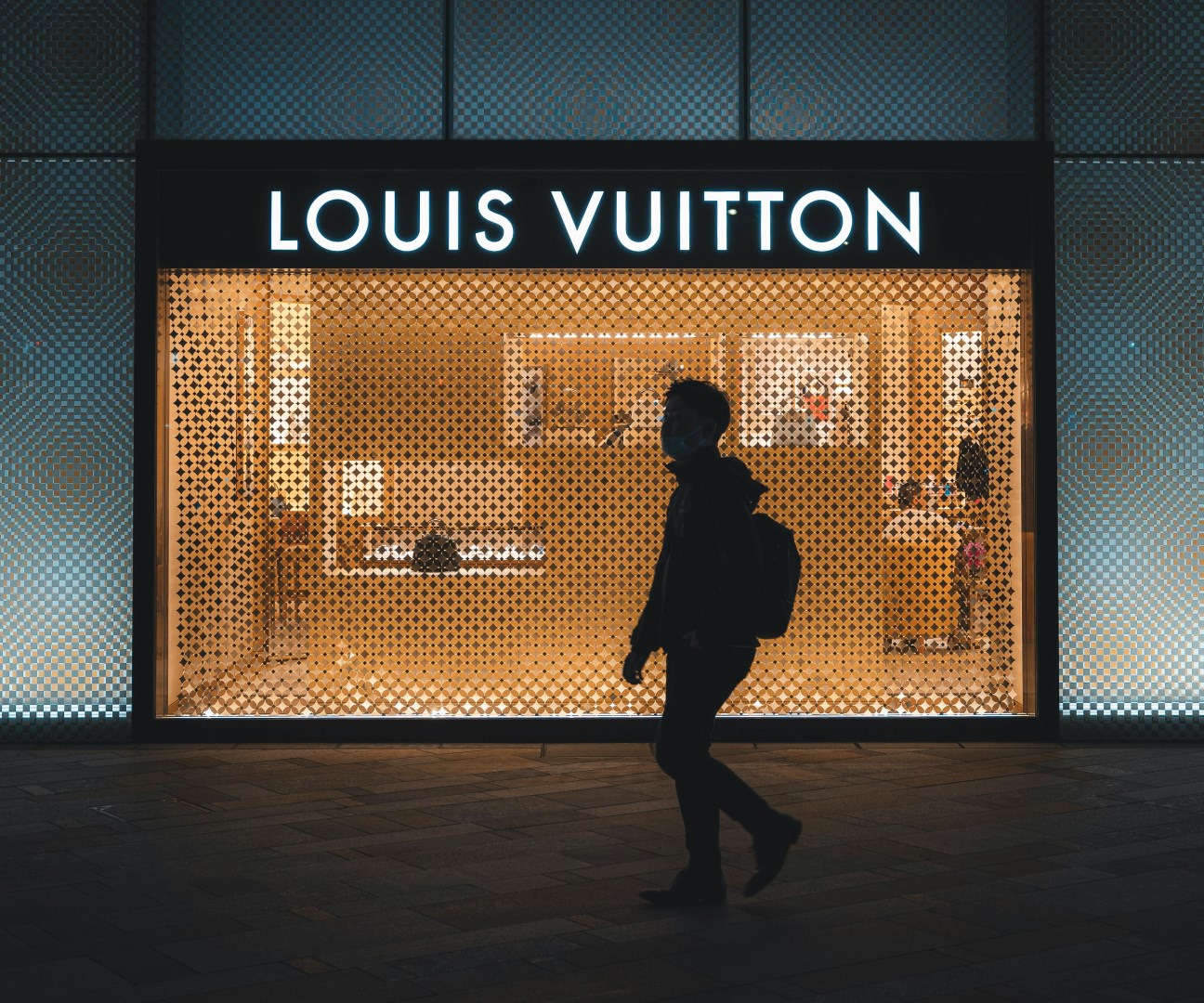 Tržby LVMH nesplnily očekávání. Oživení luxusu brzdí válka na Blízkém východě