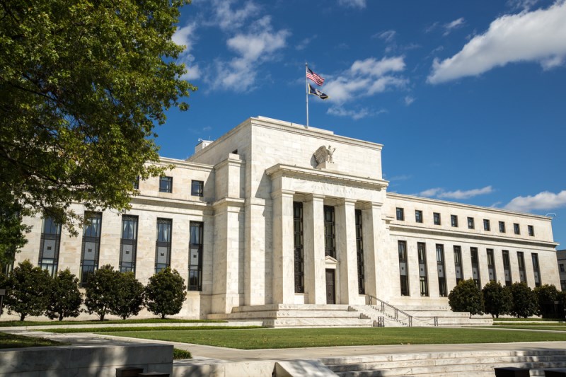 Federal Reserve Keeps Interest Rates Stable, Predicts 75 bps Cut Next Year
