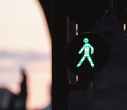 Zelený závěr týdne díky výsledkům i datům. Zinek rychle zdražuje