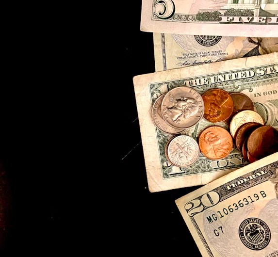 Co a jakým směrem potáhne dolar