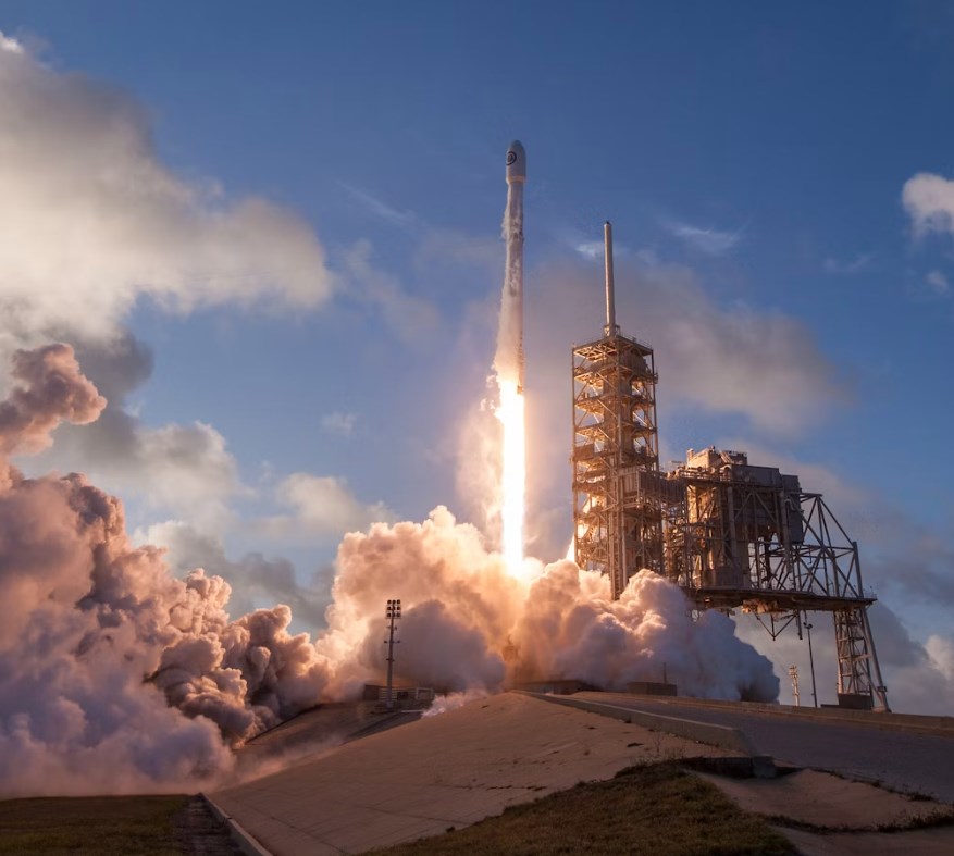 Nové americké útoky v Perském zálivu, zdražení ASML a SpaceX dál padá pod tlakem investorů