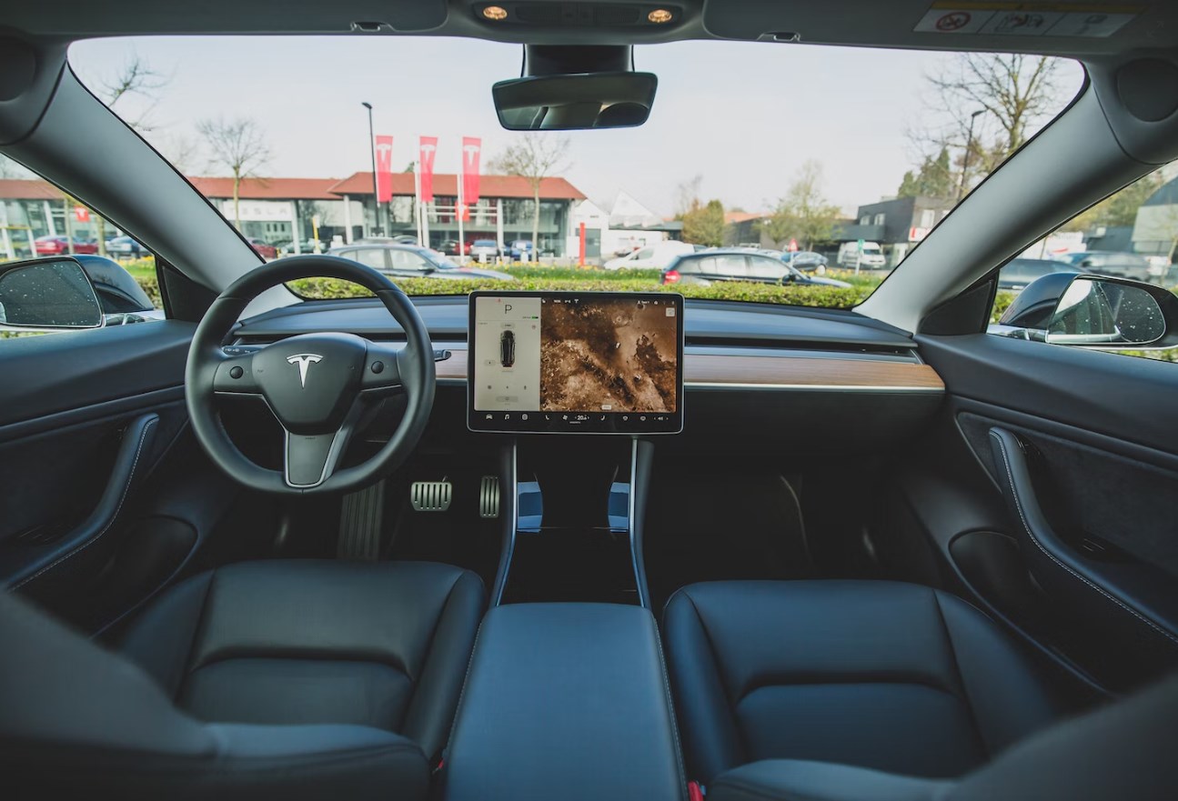 Tesla rozpoutala cenovou válku v Číně a navýšila dodávky vozů