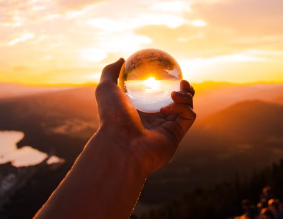 Opční trhy věští těmto firmám silnou reakci na výsledky. Mezi nimi je Walt Disney i Applied Materials