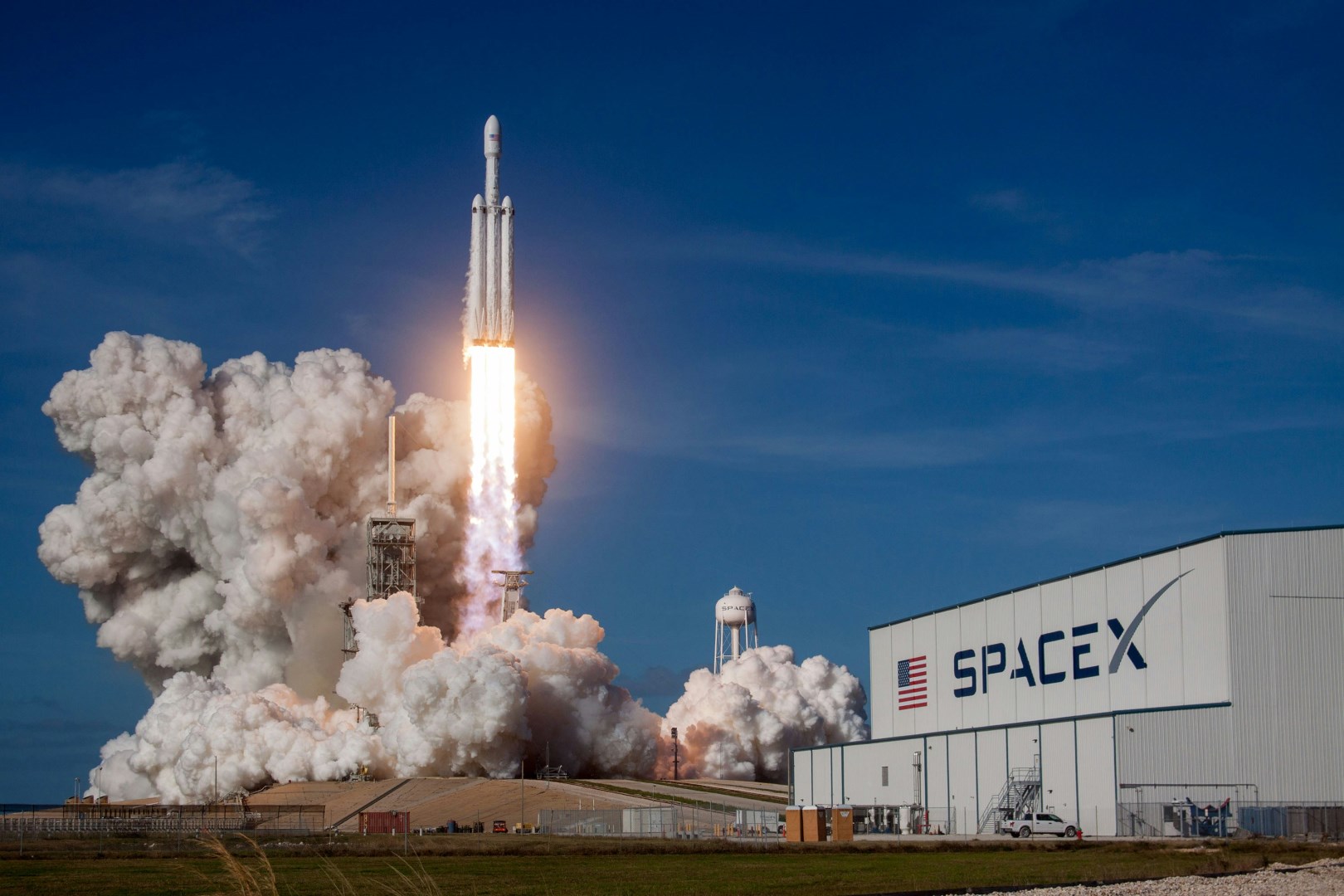 SpaceX: rekordní IPO za 75 miliard dolarů po 135 dolarech za kus