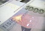 Propad akcií stáhl slovenskou korunu až k úrovni 32,55 SKK/EUR... a další devizové zprávy
