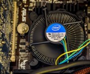 Intel dodává solidní čísla a rozumný výhled (komentář analytika)