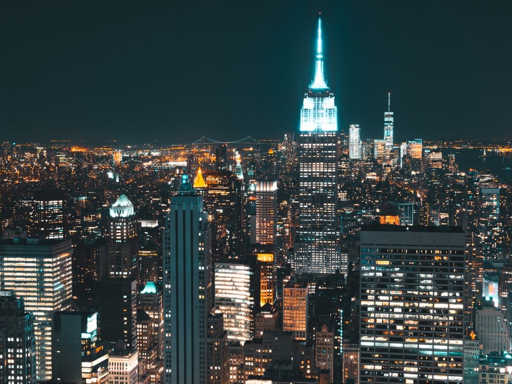 Silná data z americké ekonomiky trhy potěšila, až na technologie. V krasojízdě pokračuje ČEZ