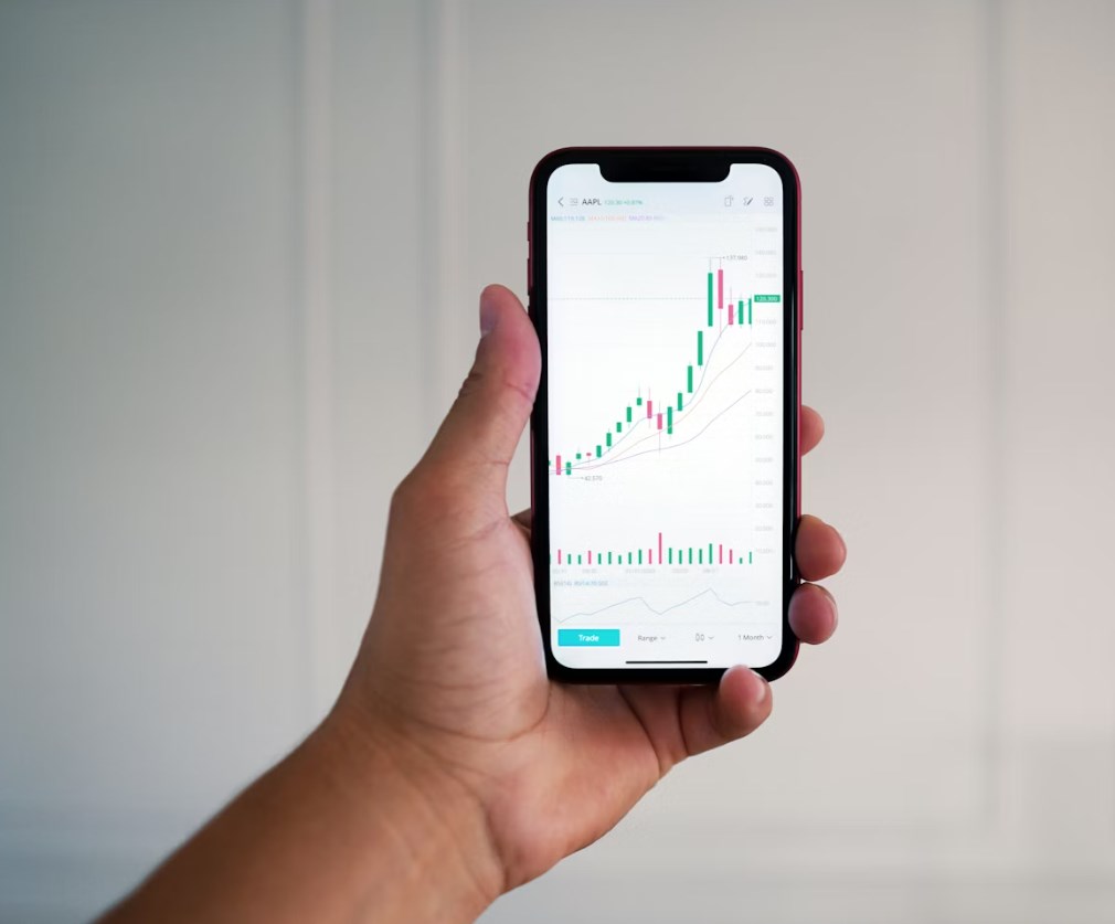 Průzkum BofA: Trhy ještě dna nedosáhly, sentiment zůstává opatrný