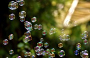 Perly týdne: Časování bubliny, pád dolaru a u nás pohoda