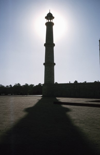 Smíšená seance v Asii: Nervozita přetrvává, pokles komodit táhne dolů těžaře