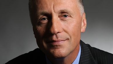 Topolánek: Prodej Unipetrolu byl chybou. Vláda by měla jednat s Polskem o návratu kontroly nad rafineriemi