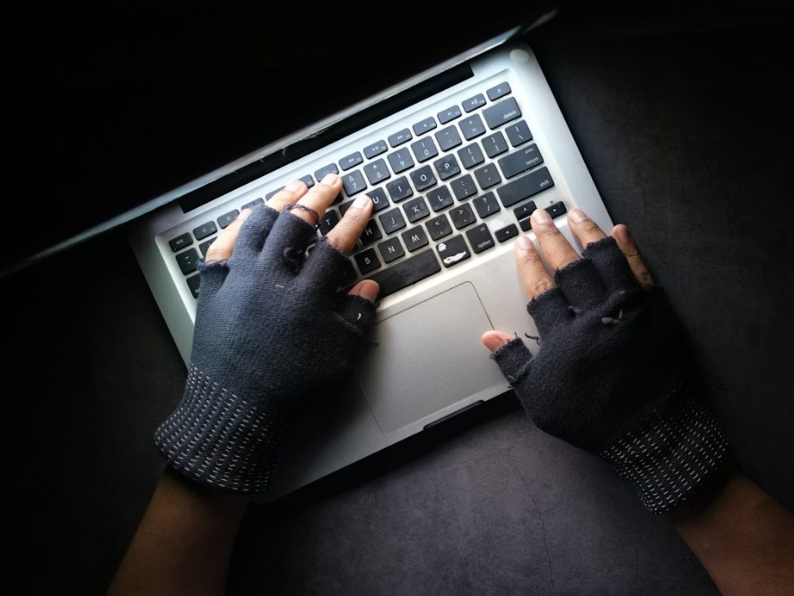 Patria Finance upozorňuje na podvodný účet na Instagramu zneužívající naši identitu