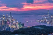 Zásah Číny proti Hongkongu ohrožuje globální pořádek, USA žhaví legislativu