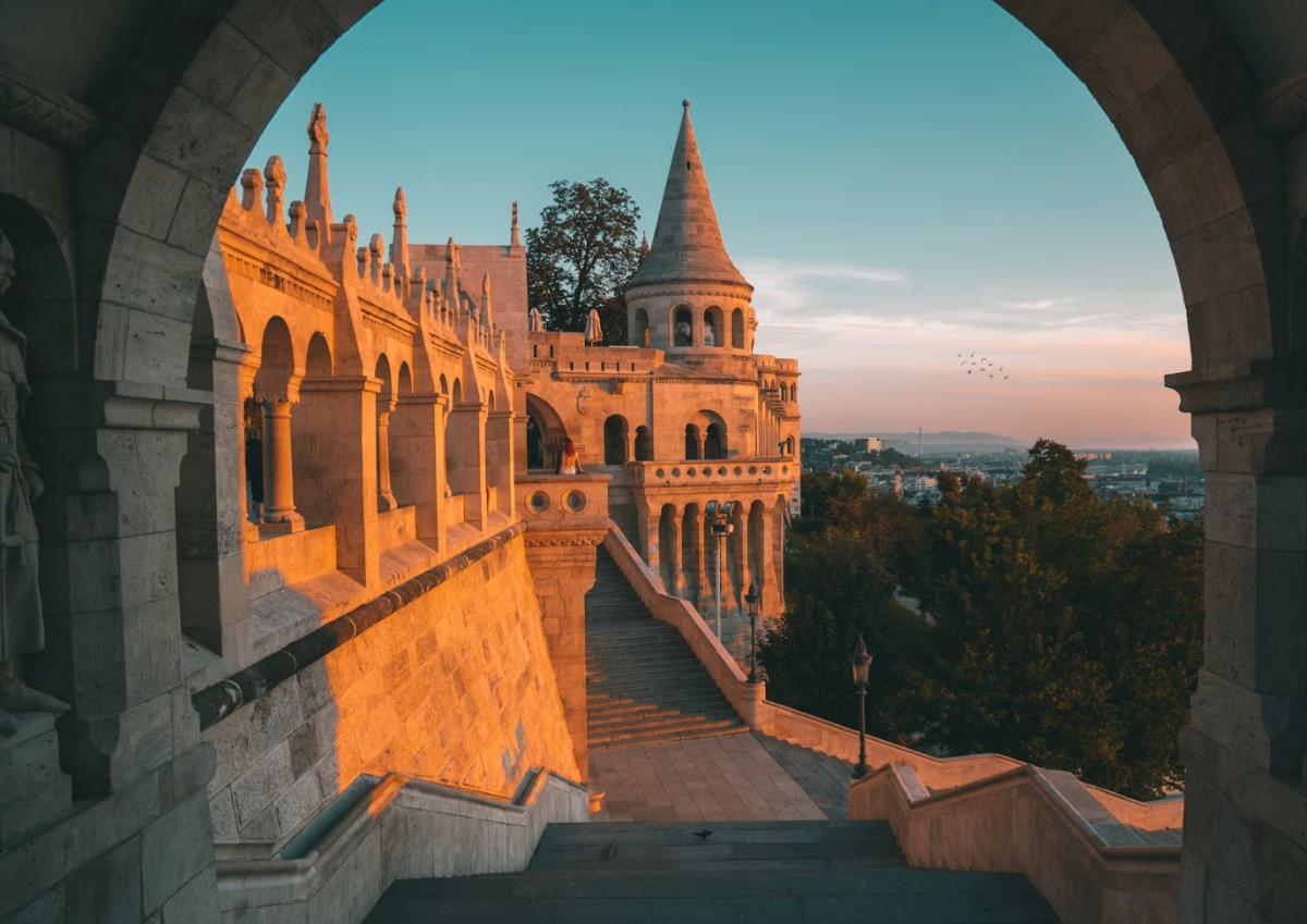 Rozbřesk: Vítězná strana Tisza chce do roku 2030 plnit maastrichtská kritéria