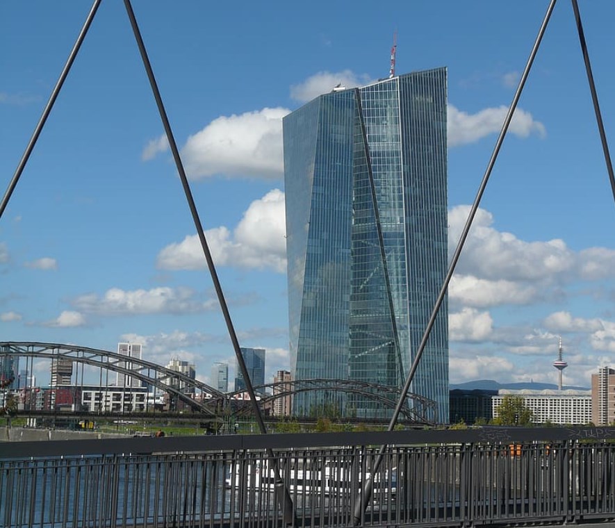 ECB hýbala eurem i výnosy, směr trhům však dnes neukázala