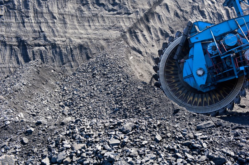 Akcie těžařů, komodity a čínská past