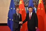 Místo Bruselu do náruče Pekingu?