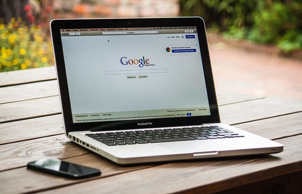 Alphabet nečekaně rozhodl o splitu akcií, futures ukazují na zelené otevření evropských trhů