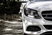 Německá automobilka Mercedes-Benz loni zšestinásobila zisk, navrhne výrazné zvýšení dividendy