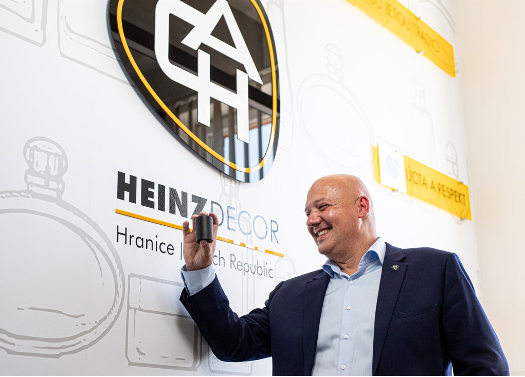 Mistři parfémových flakonů: Heinz-Glas Decor je součástí největšího světového dodavatele