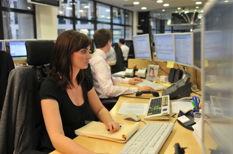 Pražská burza dnes v úvodu zpevnila - díky bankám i Telefónice