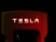 Tesla (+5 %) v loňském roce zvýšila dodávky elektromobilů o polovinu