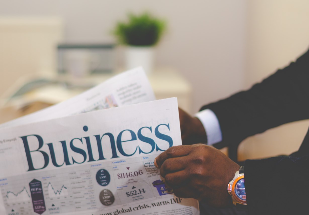 Akciím se odpoledne slušně daří i bez zásadních impulsů